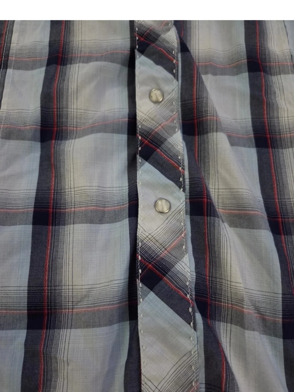 Wrangler Men's Gray Plaid Button-Down Shirt